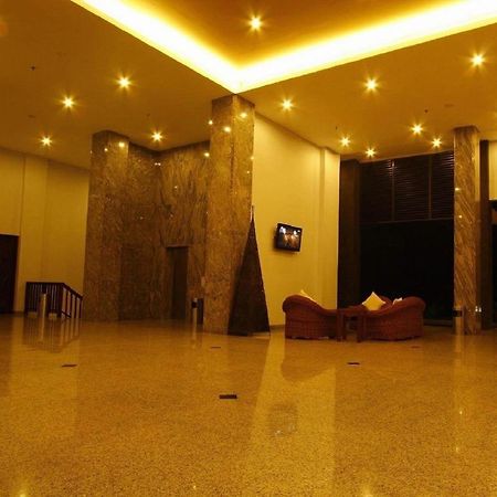 ลาพริม่า โฮเต็ล Hotel ลาบวนบาโจ ภายนอก รูปภาพ