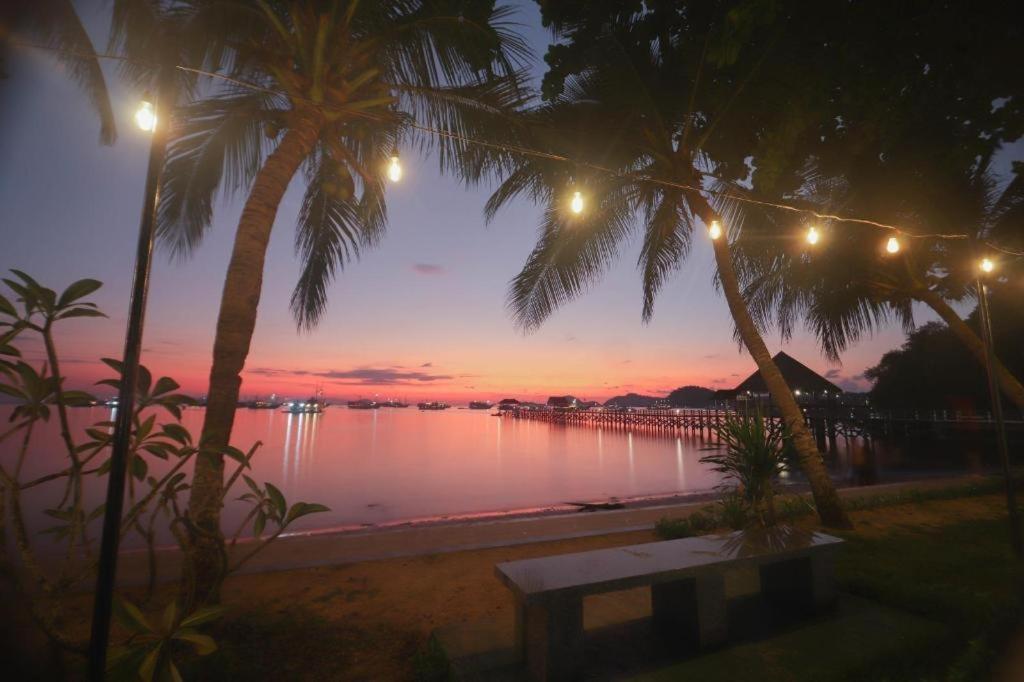 ลาพริม่า โฮเต็ล Hotel ลาบวนบาโจ ภายนอก รูปภาพ