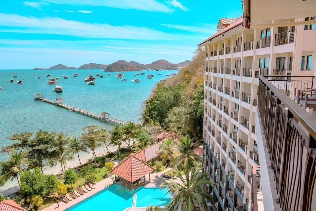 ลาพริม่า โฮเต็ล Hotel ลาบวนบาโจ ภายนอก รูปภาพ