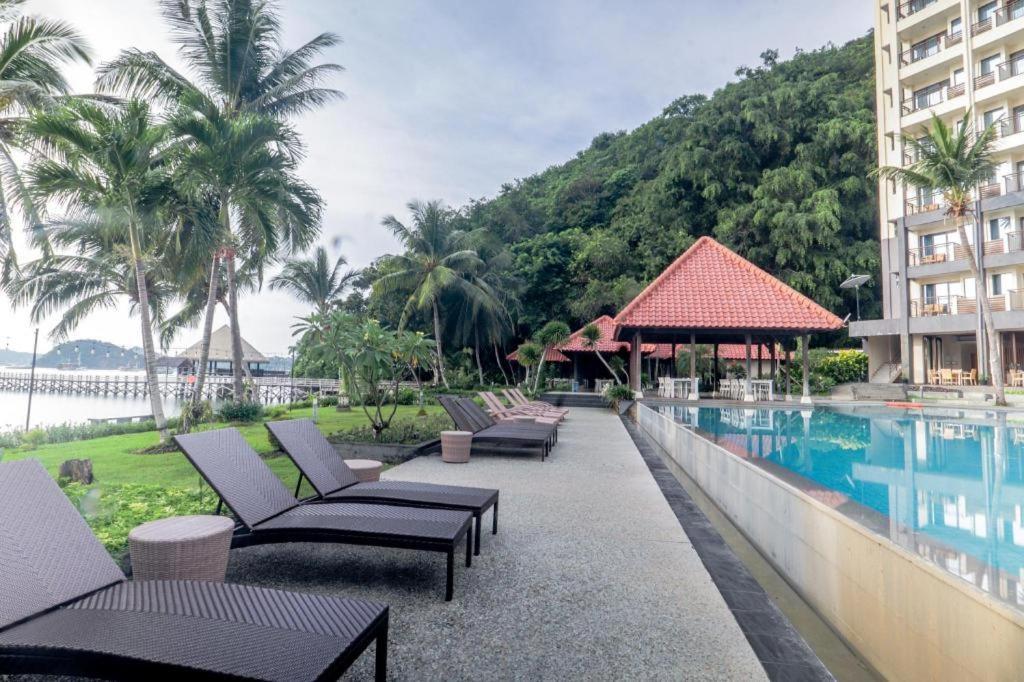 ลาพริม่า โฮเต็ล Hotel ลาบวนบาโจ ภายนอก รูปภาพ