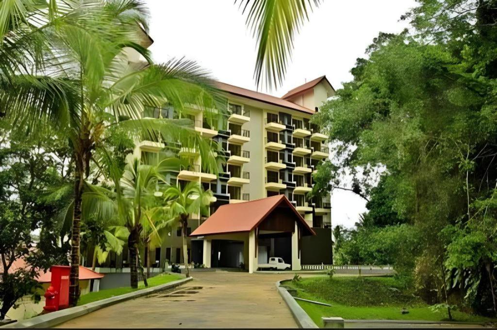 ลาพริม่า โฮเต็ล Hotel ลาบวนบาโจ ภายนอก รูปภาพ
