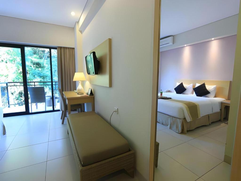 ลาพริม่า โฮเต็ล Hotel ลาบวนบาโจ ภายนอก รูปภาพ