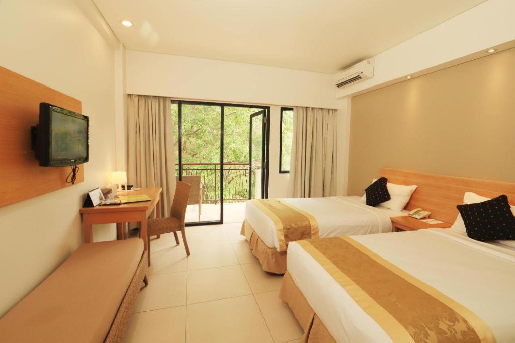 ลาพริม่า โฮเต็ล Hotel ลาบวนบาโจ ภายนอก รูปภาพ
