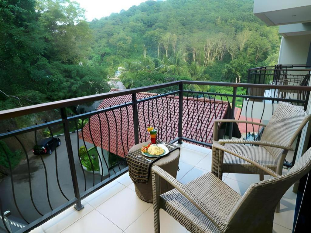 ลาพริม่า โฮเต็ล Hotel ลาบวนบาโจ ภายนอก รูปภาพ