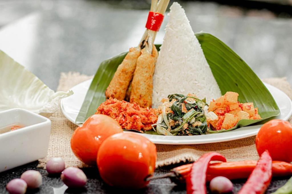 ลาพริม่า โฮเต็ล Hotel ลาบวนบาโจ ภายนอก รูปภาพ